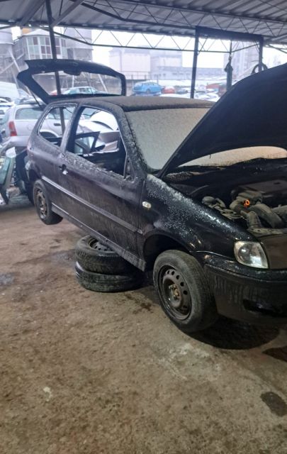 Bara spate Volkswagen VW Polo a 3-a generatie 6N (facelift)