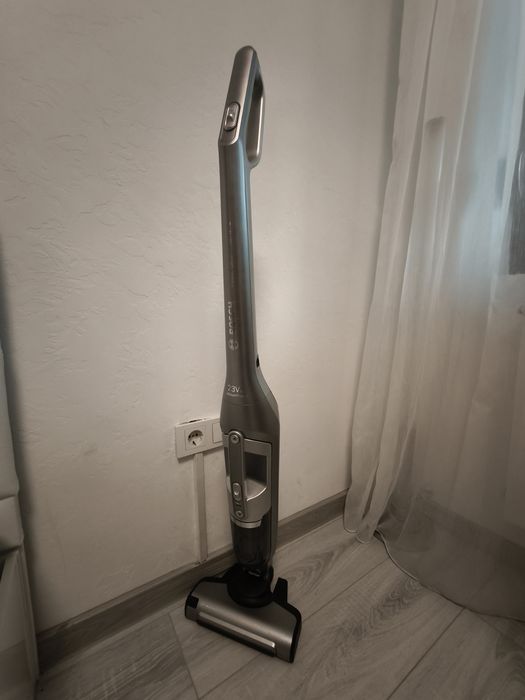 Безкабелна акумулаторна прахосмукачка Bosh