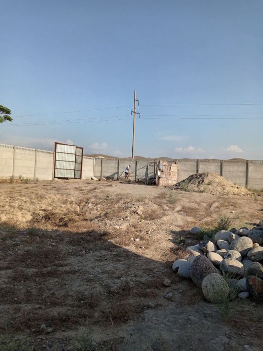 Зудлик билан учаска сотилади