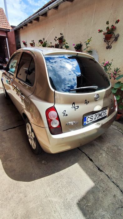 Vând Nissan Micra