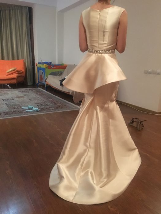 Шикарное свадебное платье