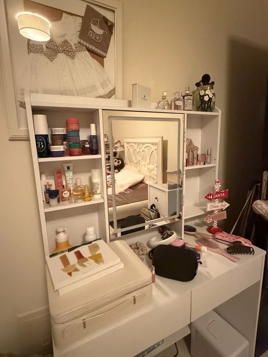 Тоалетка с огледало и осветление Германия