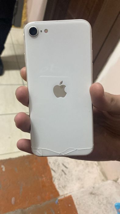 Айфон Се 2020