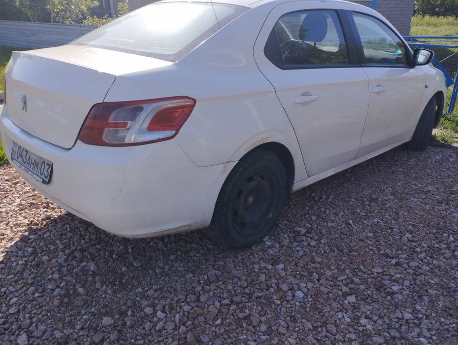 СРОЧНАЯ ПРОДАЖА машина Пежо 301