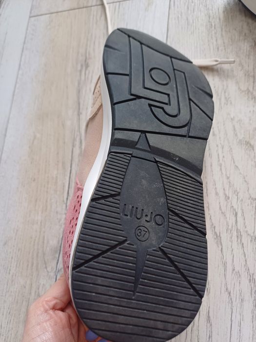 Adidași Liu Jo.   .