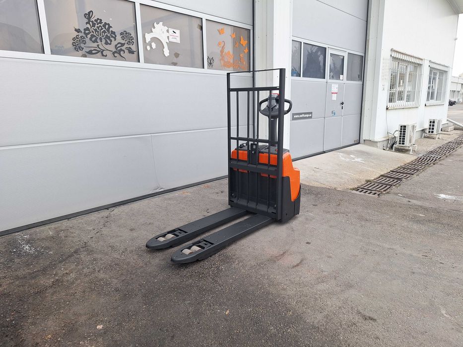 Електрическа палетна количка Toyota LWI160 Li-ION-212 м.ч.