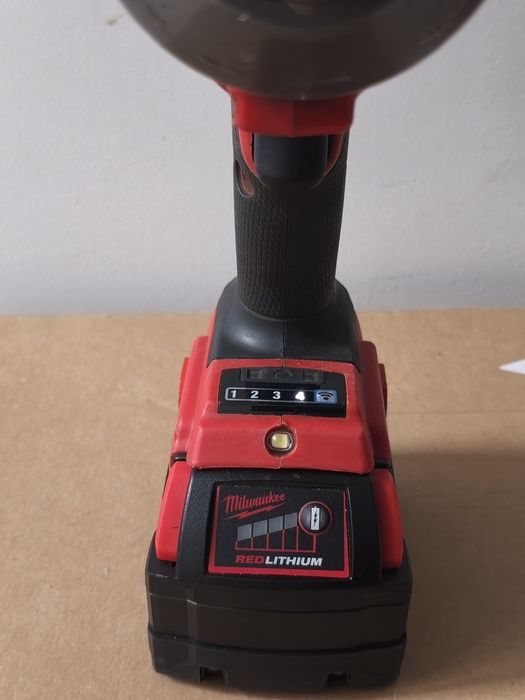 Vand pistol cu impact