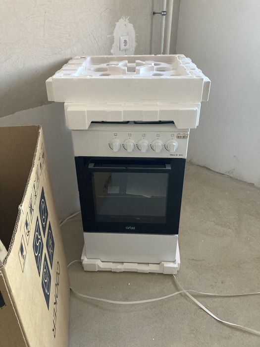 Продам газ плиту
