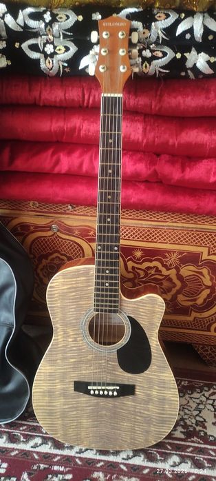 Гитара акустическая