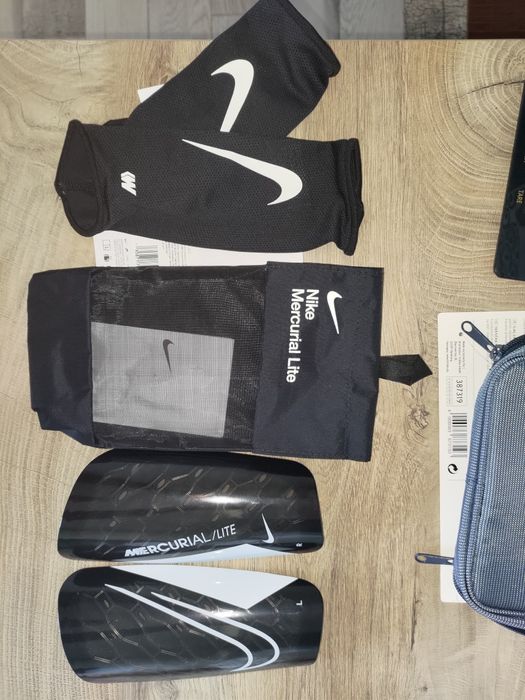 Футболни кори Nike Mercurial Lite,размер L