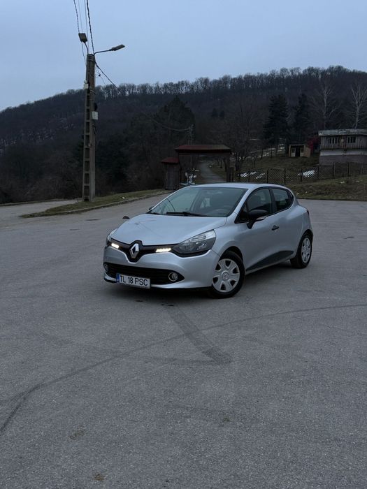 Renault clio.