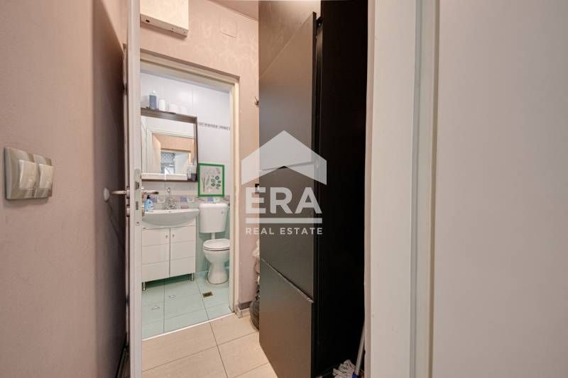 Дава се под наем Магазин в София, Център - 100 кв.м за 1700 € - Снимка #9