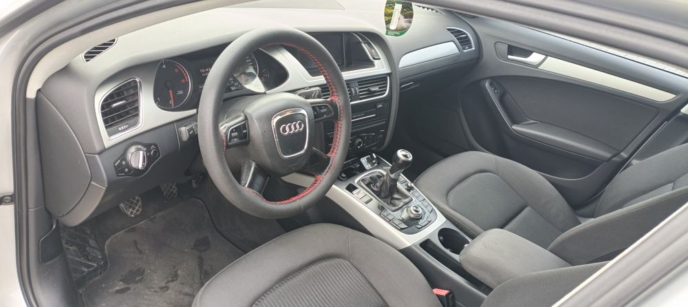 Vând Audi A4 b8 2011