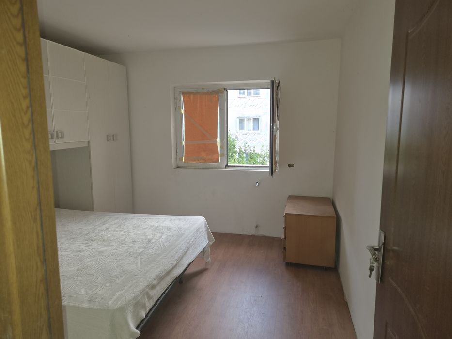 De vanzare apartament 2 camere decomandat, 54 mp, bl. C4, sc. 1, et. 3