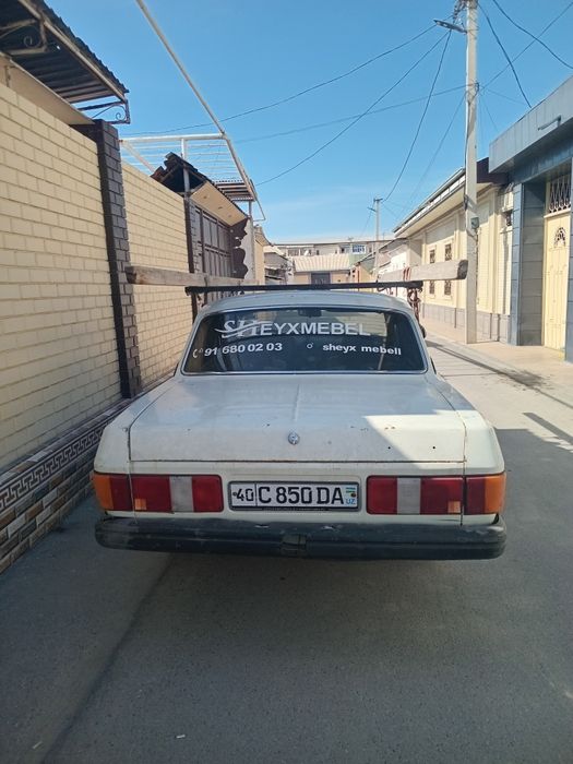 Volga  yurib turgan moshina mator xadavoyda ishi yoq