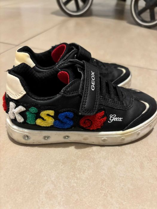 Pantofi/adidasi Geox din piele cu leduri Marimea 27 Impecabili