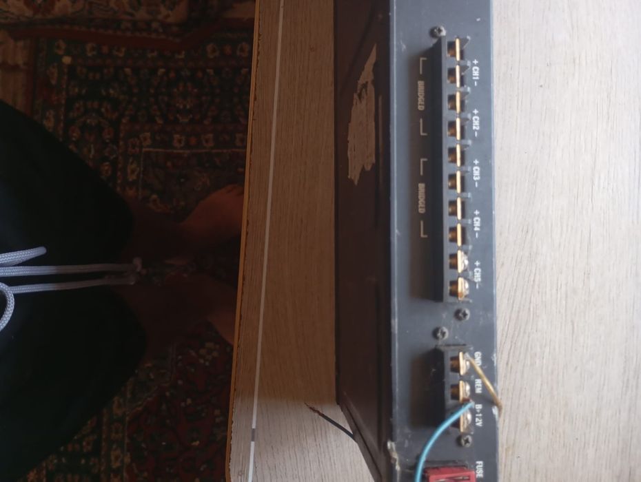 Vand Amplificator de sunet pt masina 600 lei negociabil