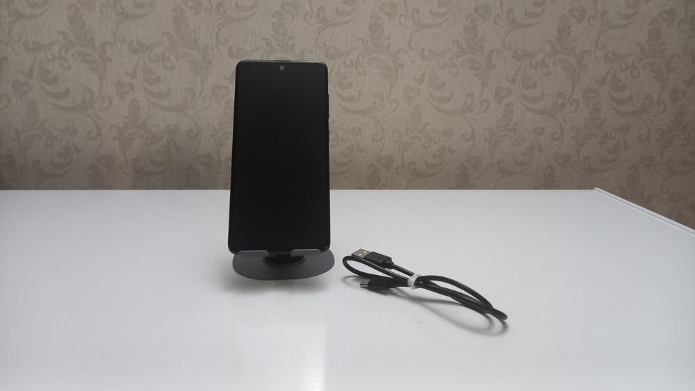 Телефон Samsung galaxy a51