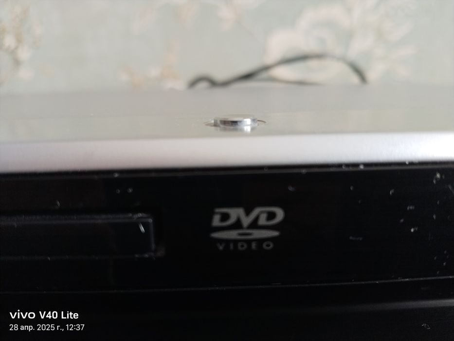 Видеомагнитофон DVD