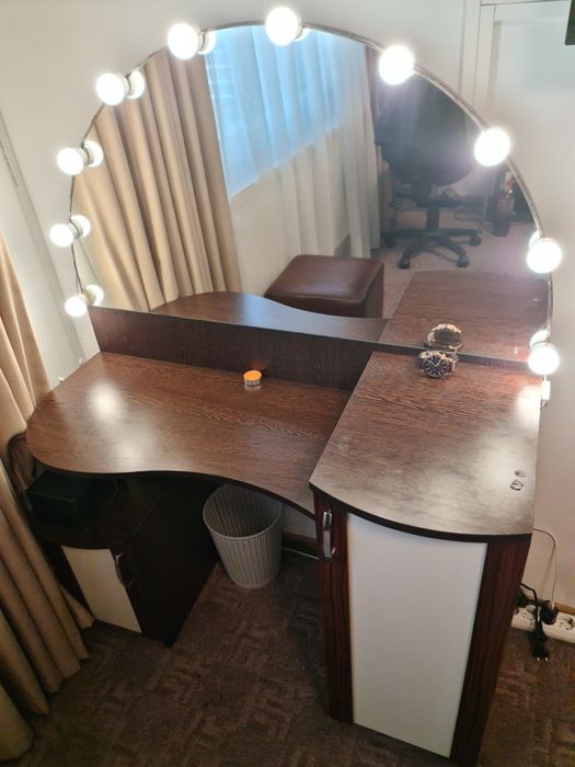 Masa machiaj /make-up /toaleta