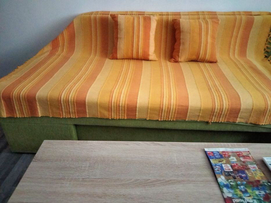 Suporturi farfurii reglabile50 lei coveltura cu perne 80 lei