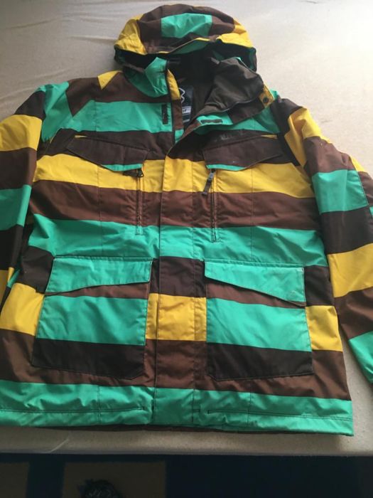 Costum snowboard , ski, pantaloni snowboard , geaca snowboard