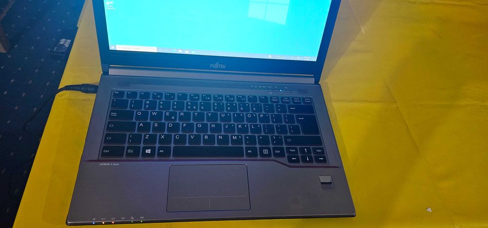 laptop Fujitsu i5 gen 4 tehno redactare