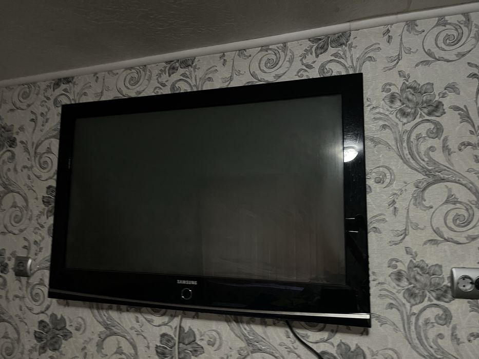 Телевизор плазма Samsung