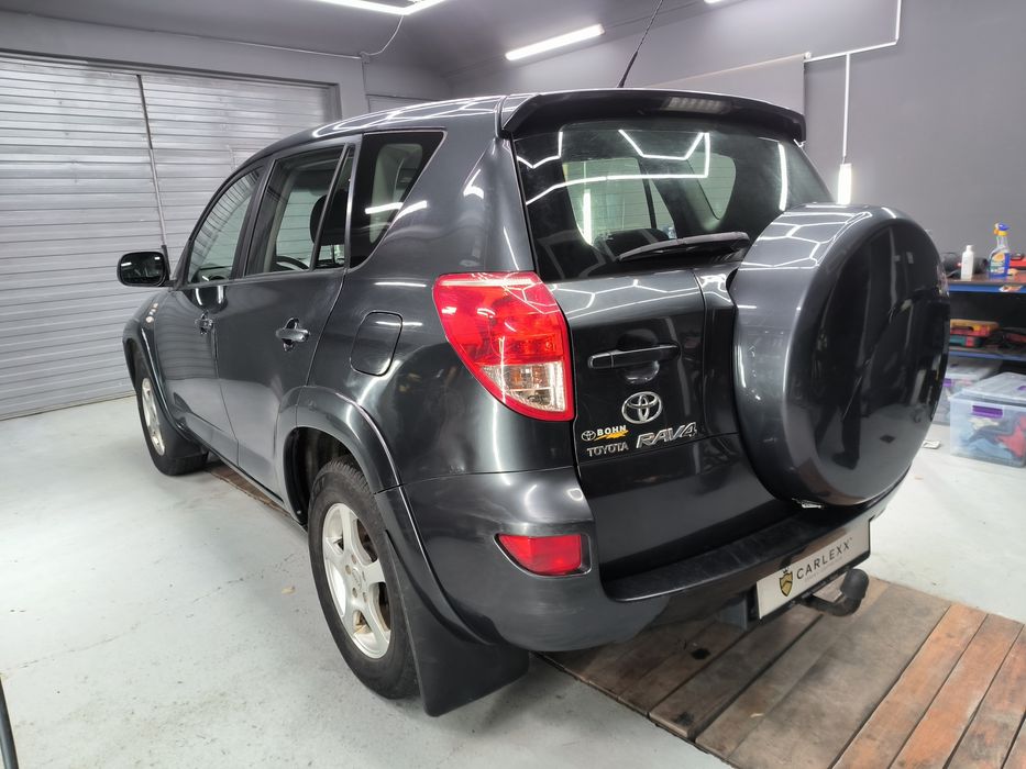 VAND.     Toyota.  Rav4