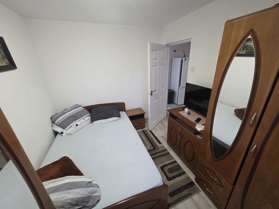 Proprietar vand 2 camere str Suceava etaj 1 vedere stradala