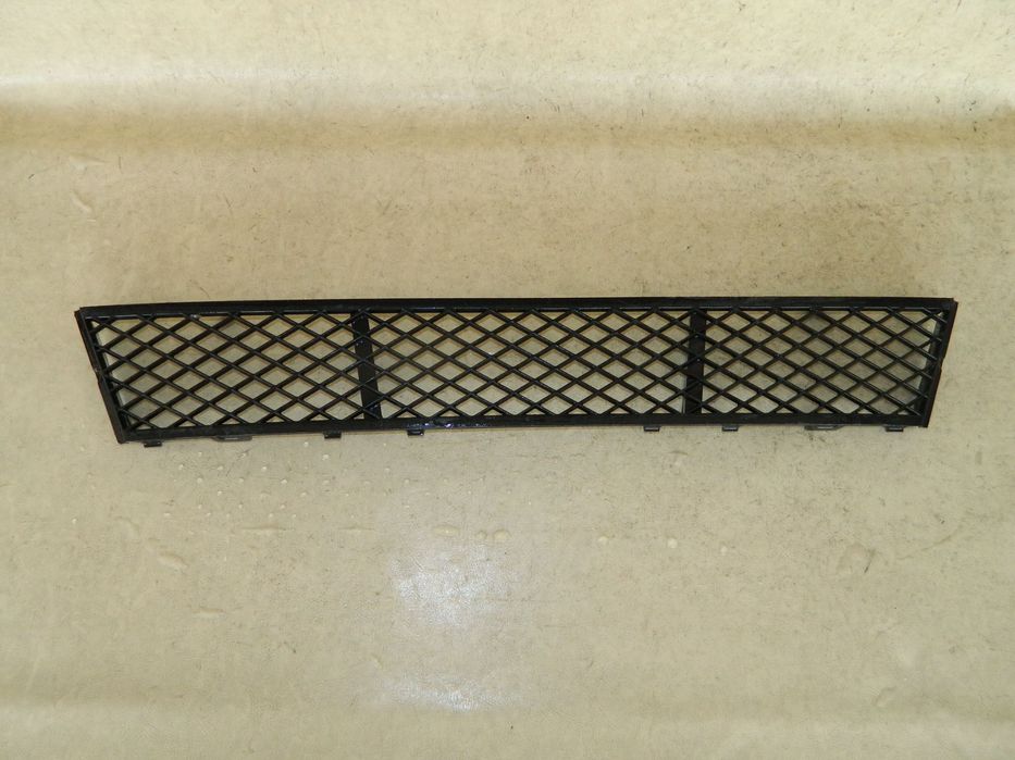 Grila centrala dintre proiectoare, BMW Seria 5, F10  /  F11, 2009, 2010, 2011, 2012, 2013,, 51117285950