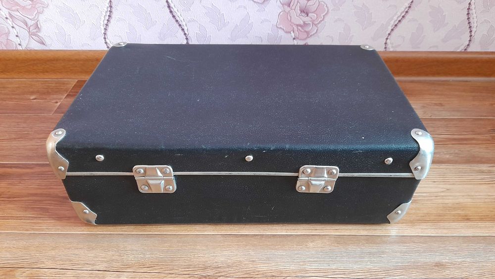 Чемодан СССР 60-х годов