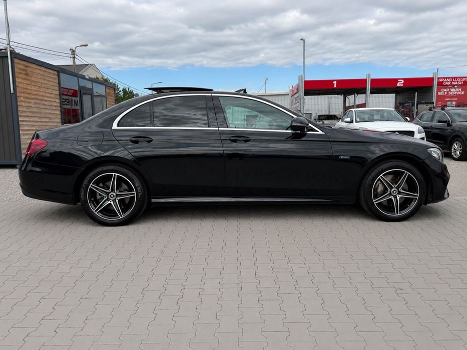 Mercedes-Benz E 300 AMG -  Hybrid 2020 EQ POWER - Dublu Panoramic - Finantare - Rate