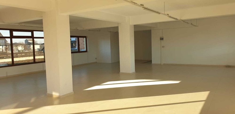 Inchiriere/vanzare spatiu comercial 143mp Stefan cel mare nr 149 , Radauti