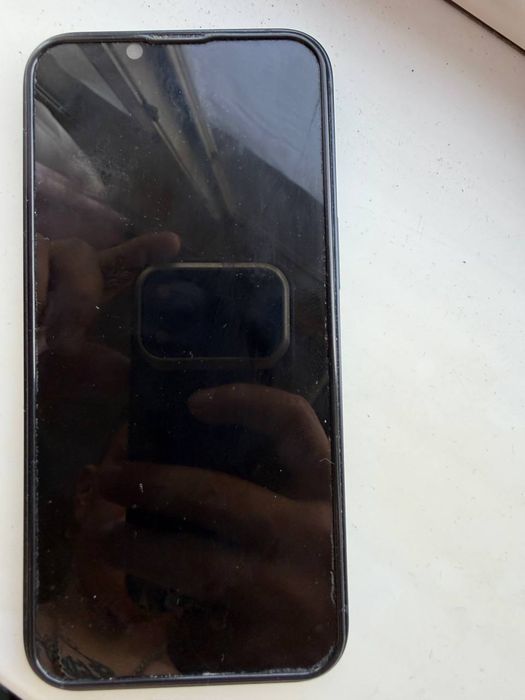 Продам IPhone 13