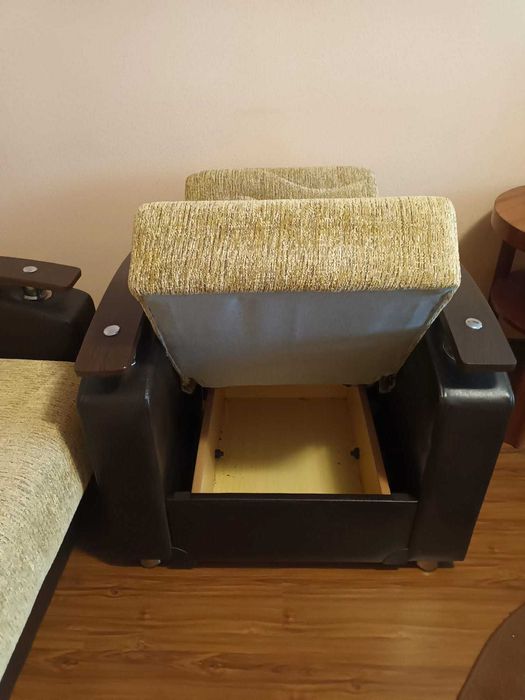 Urgent  Doua fotolii cu spatiu de depozitare