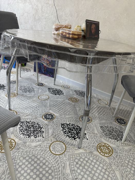 Продам круглый стол