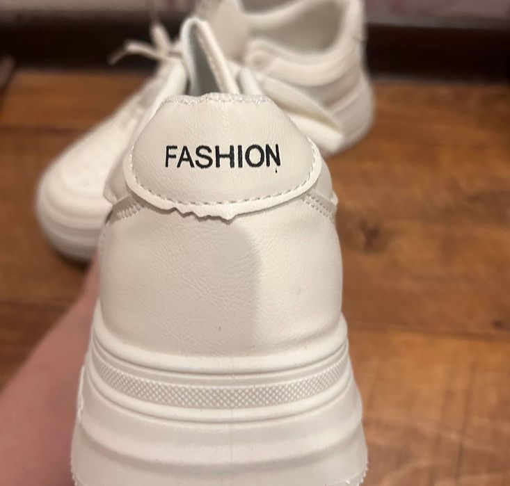 Школьная женская обувь