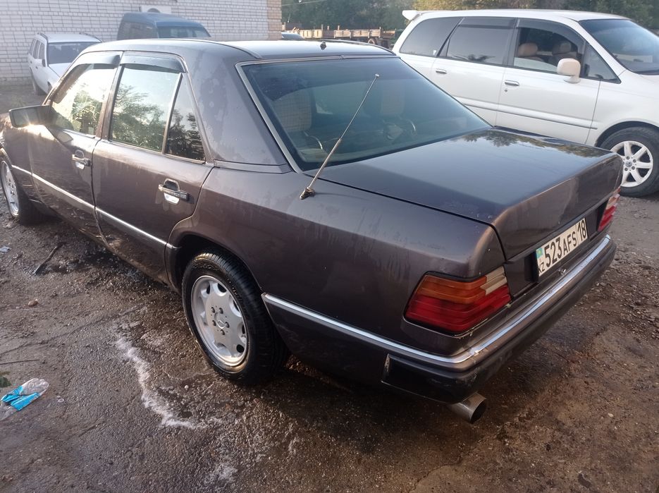 Продам Мерседес W124