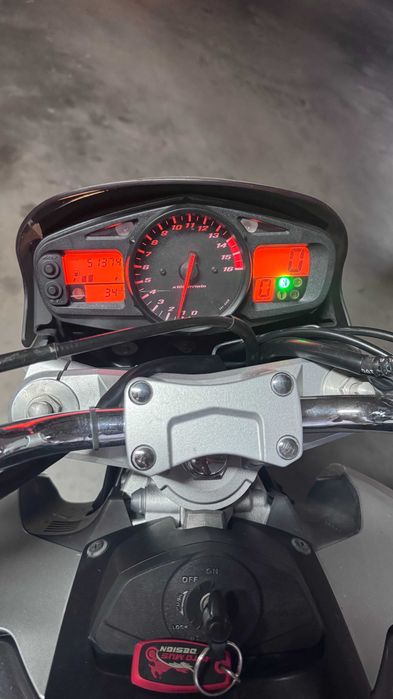 Suzuki GSR600 naked