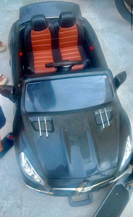 Mașinuta electrica Mercedes cu încărcător , fără telecomanda