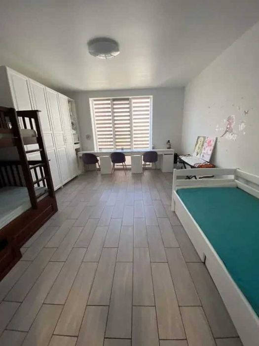 Дава се под наем Тристаен апартамент в София, Център - 100 кв.м за 612 € - Снимка #2