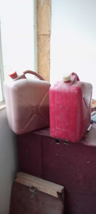 Bidoane de plastic fabricate România.