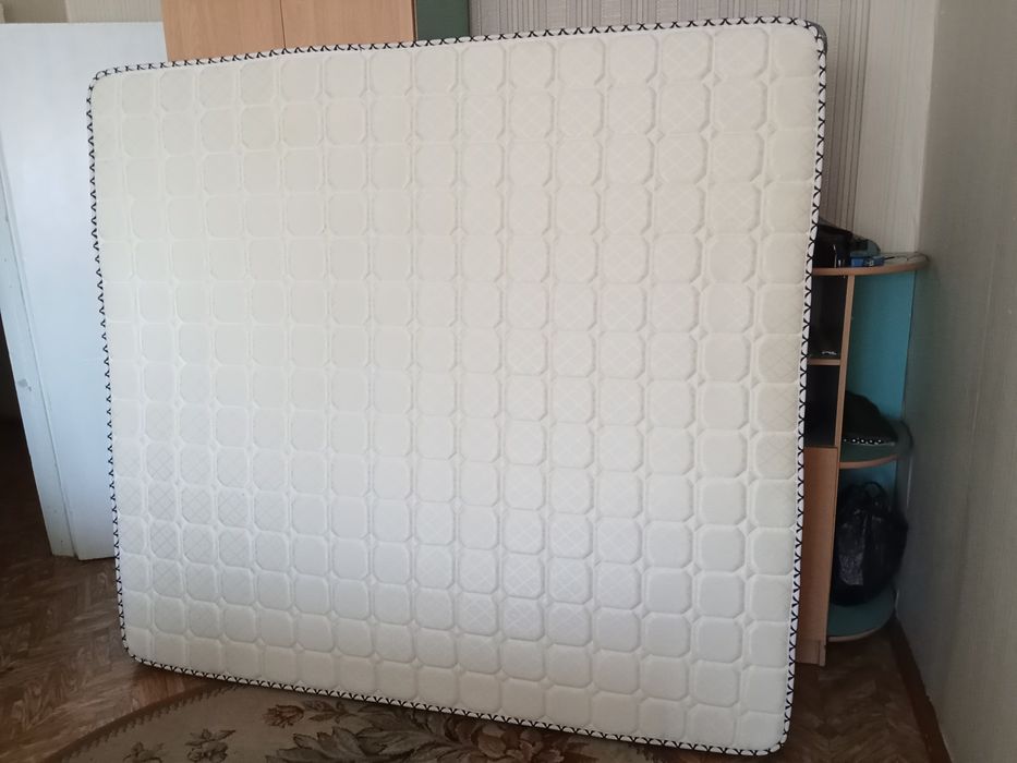 Продам двуспальный матрас новый