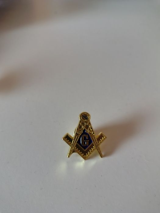 Pin masonic auriu