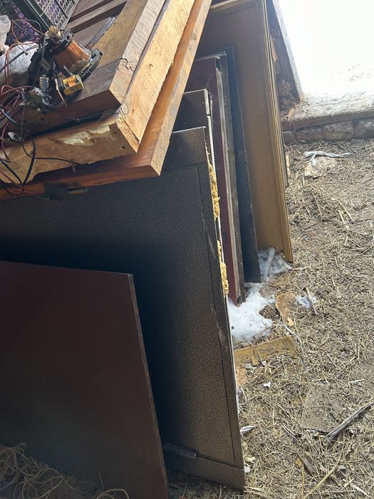 Продам металлические двери