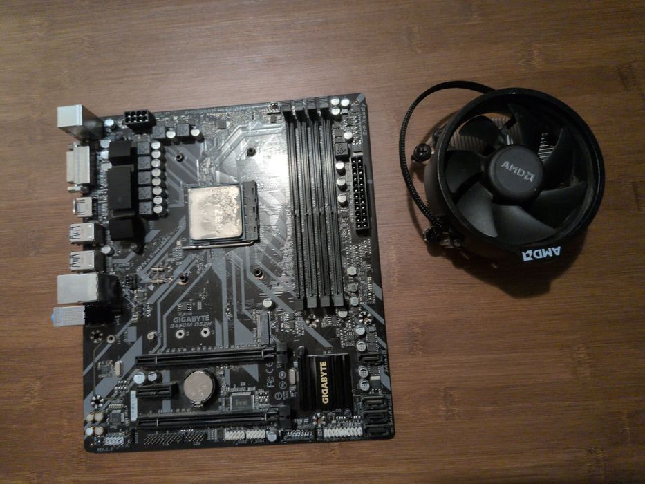 Pentru piese: Gigabyte B450M DS3H + Ryzen 5 1600