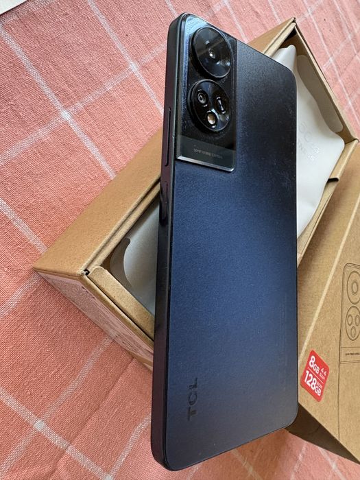 TCL 50 5G  телефон в топ състояние