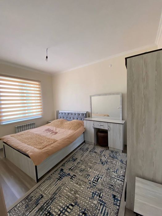 Сдается 3x комнатная квартира 
С обстановкой 
В городе Алмалыке