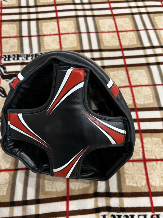 Продам боксерскмй шлем EMRAH